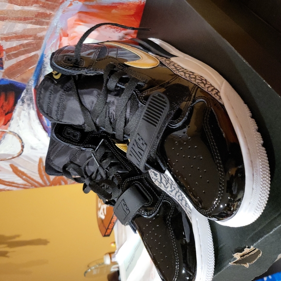 Jordan Other - Jordan Legacy 312 blk/gold excellent condition